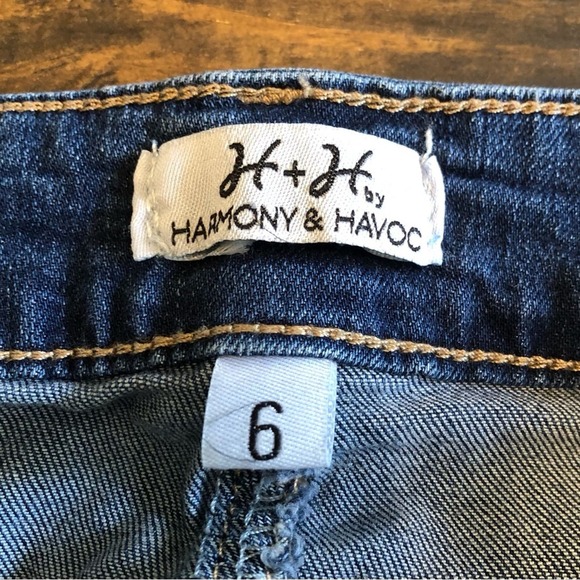 High Waisted Floral Embroidered Boho Festival Denim Jeans Women’s Size 6 Stretch - Picture 10 of 11